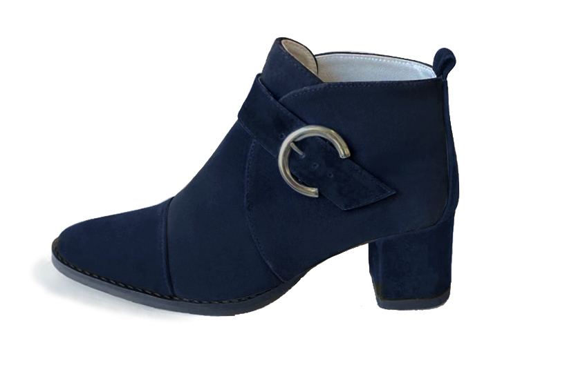 Navy blue women's ankle boots with buckles at the front. Round toe. Medium block heels. Profile view - Florence KOOIJMAN